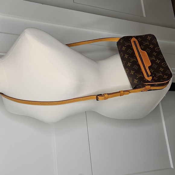 Authentic Louis Vuitton LV Saint Germain Monogram Crossbody Shoulder w/dustbag - Picture 1 of 16